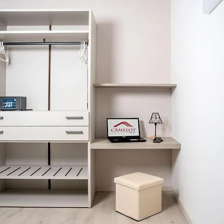 Apartament Camelot Red - *