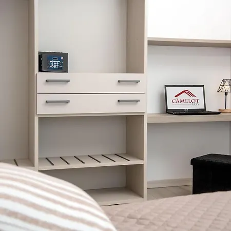 Apartament Camelot Red - *