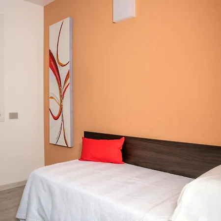 Apartament Camelot Red -