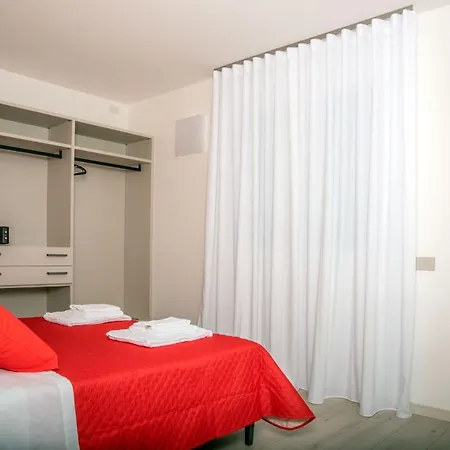 Apartament Camelot Red -
