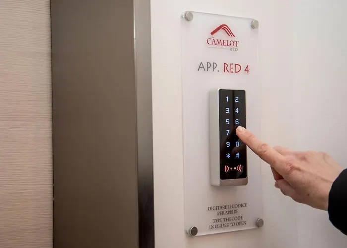 דירה Camelot Red - *