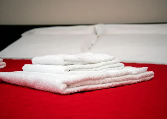 Camelot Red -