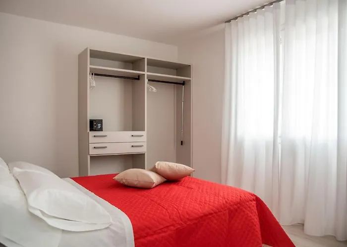 Camelot Red - Apartment Verona